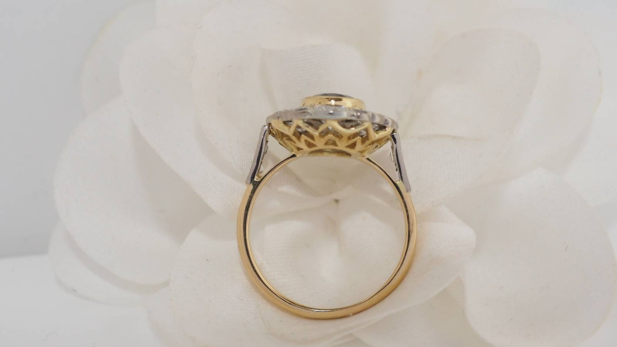 Pompadour ring in two-tone gold, sapphire and diamonds 
