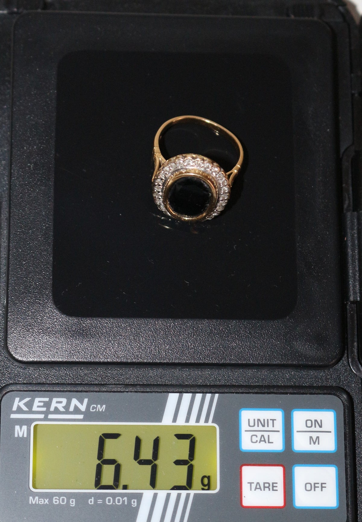 Pompadour Sapphire Diamond Ring