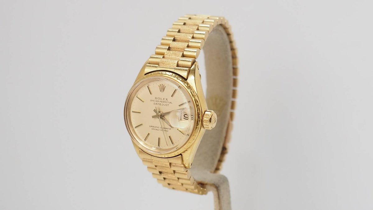 Rolex Lady Oyster Perpetual watch in 18kt yellow gold 