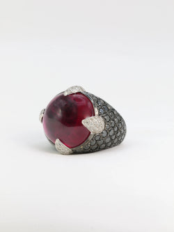 Vintage ball ring in black gold, pink tourmaline and black and white diamonds