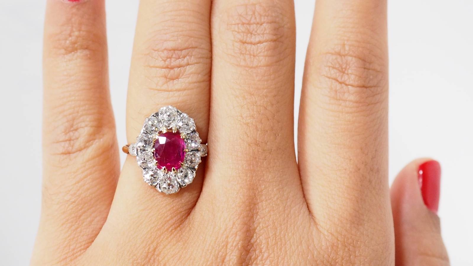 Pompadour ring in two-tone gold, natural ruby ​​and diamonds 