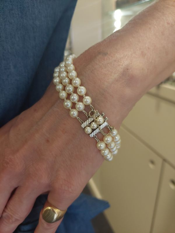 Bracelet 3 rangs et or blanc et perles de culture
