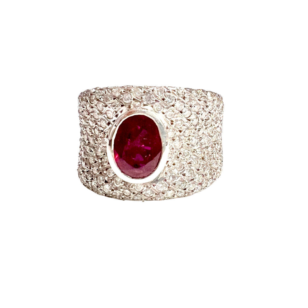 Bague en or blanc, rubis et diamants