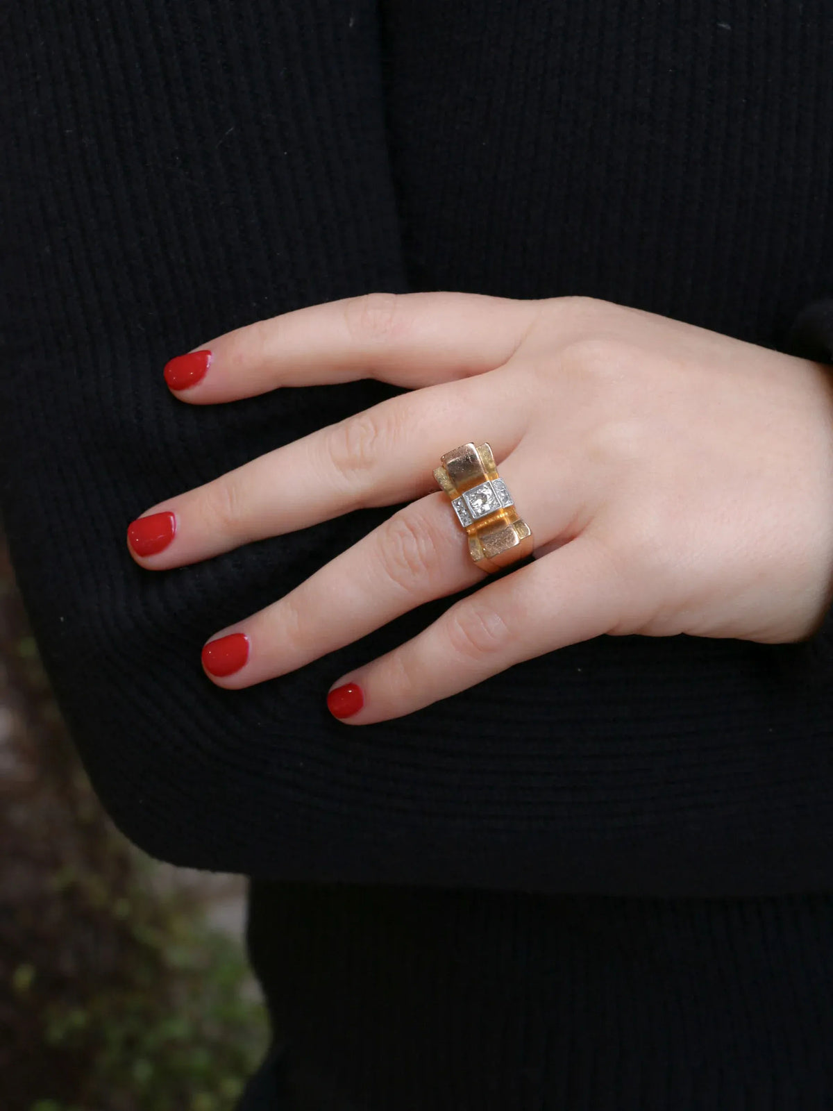 Tank ring in yellow gold, platinum and diamond