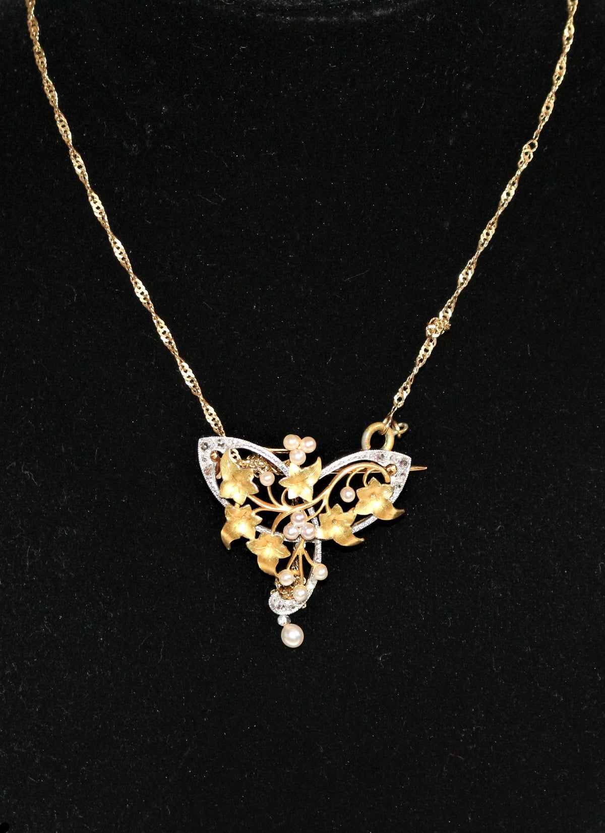 Art Nouveau pendant brooch
