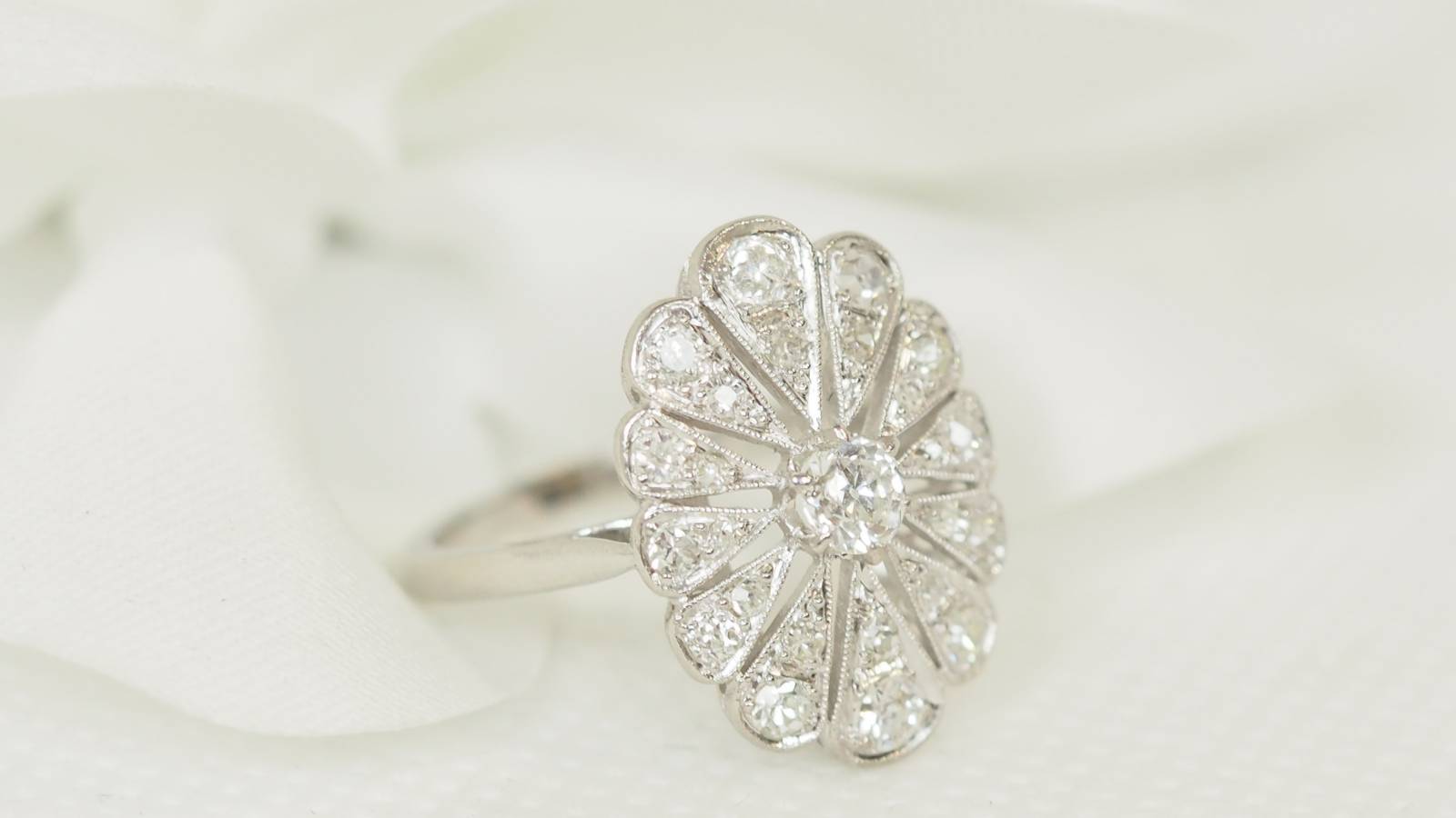 Bague en platine et diamants