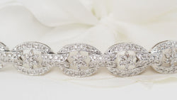 Openwork bracelet in white gold and diamonds 