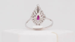 Bague marquise en or blanc, rubis et diamants