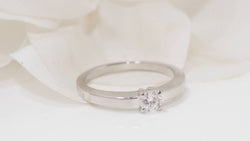 Bague solitaire de Cartier en platine et diamant