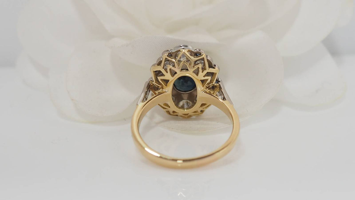 Pompadour ring in two-tone gold, sapphire and diamonds 
