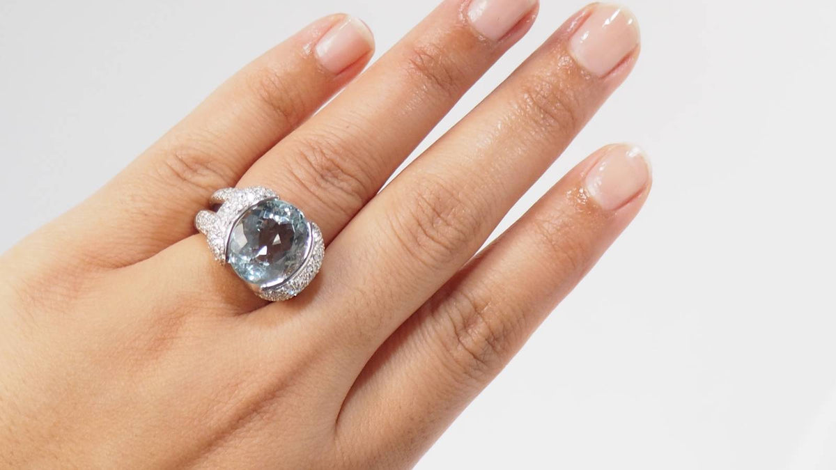 White gold, aquamarine and diamond ring 