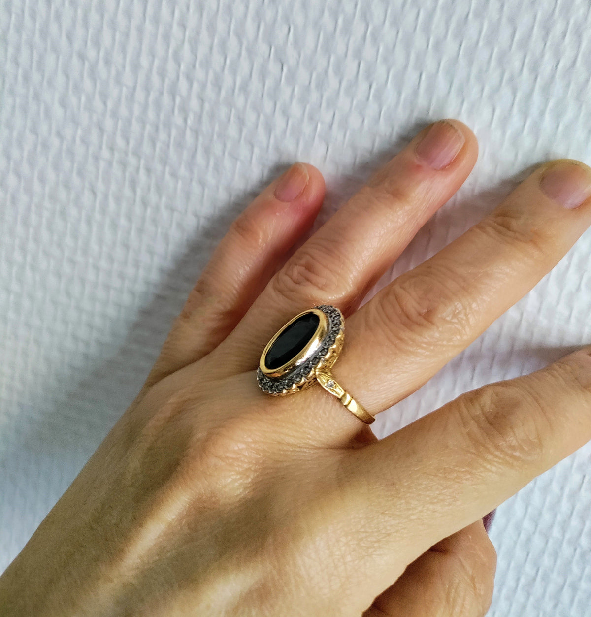 Pompadour Sapphire Diamond Ring