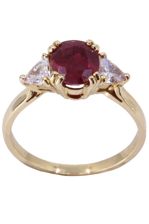 Bague en or jaune rubis et diamants