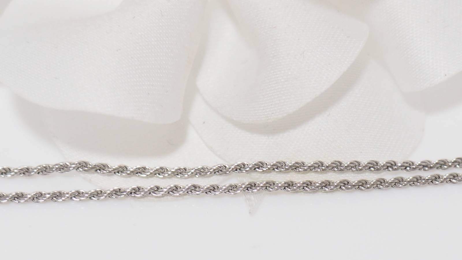 Chopard Happy Diamonds pendant 