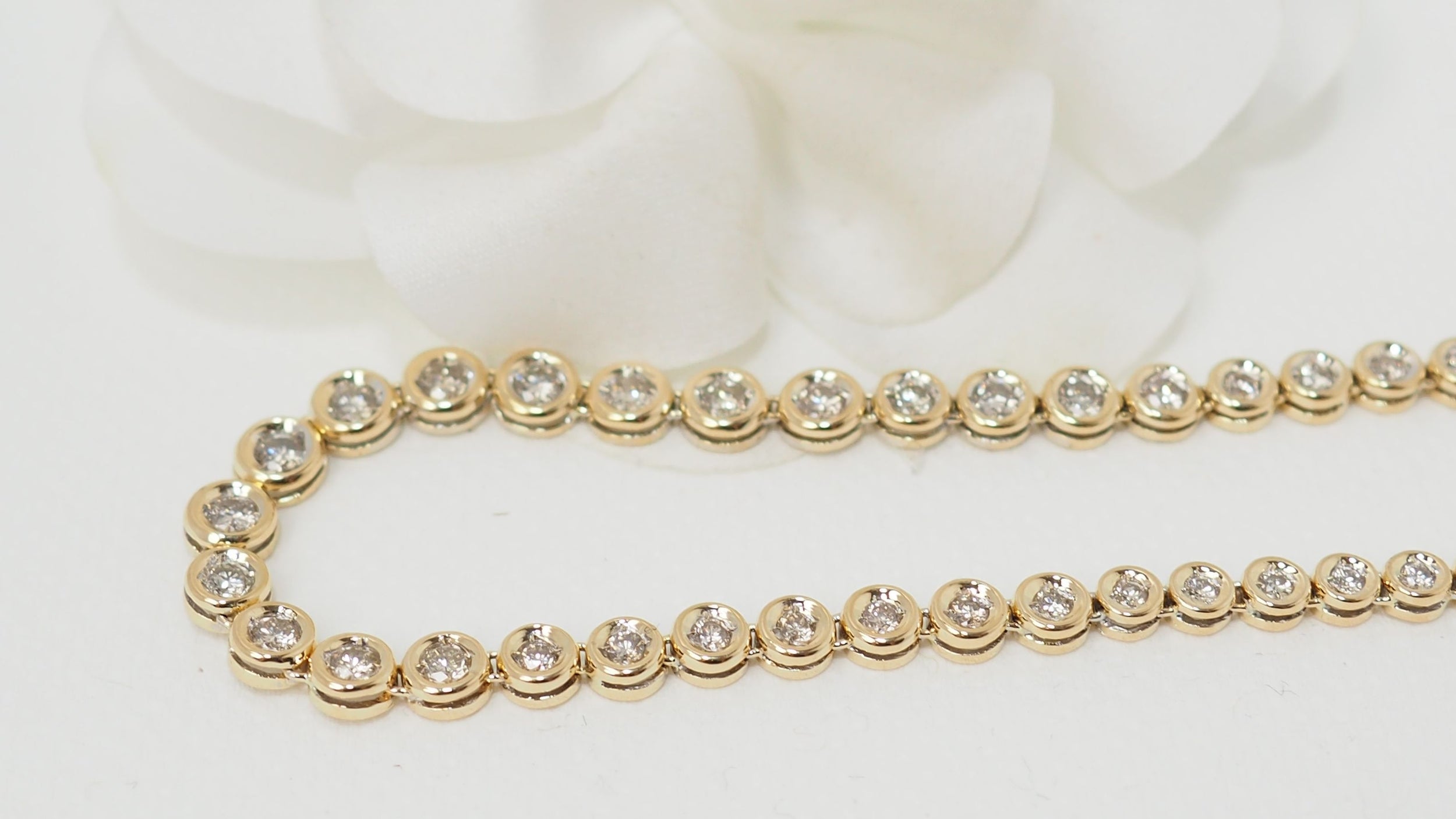 Collier rivière en or jaune et diamants