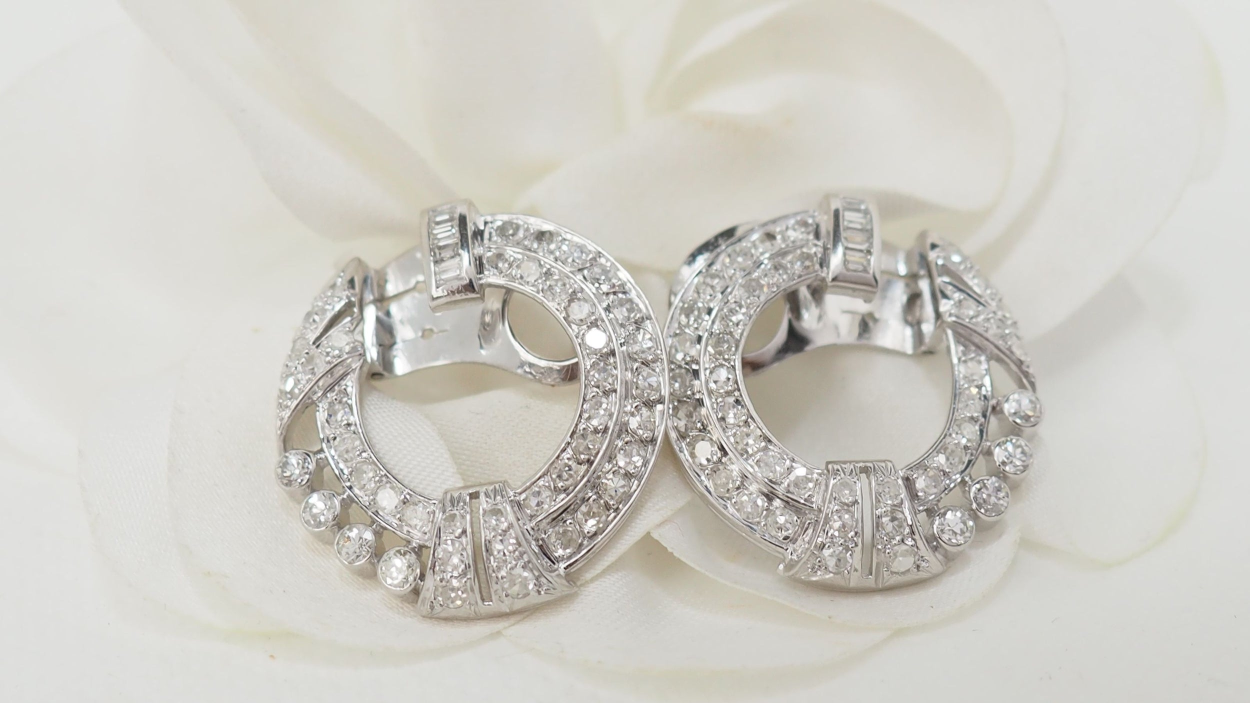 Boucles d'oreilles en or blanc et diamants