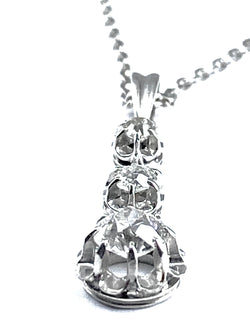 Pendentif en or blanc et diamants
