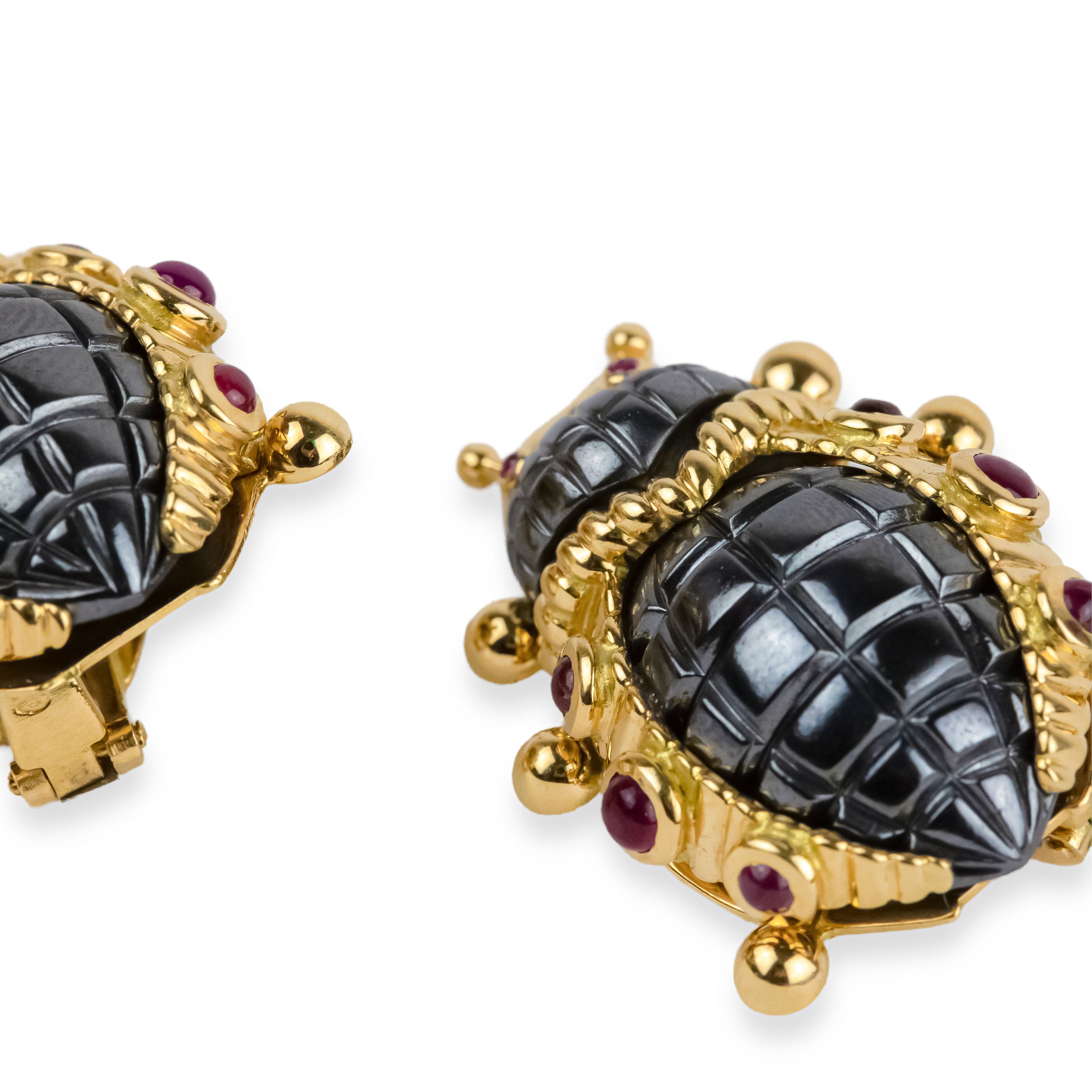 Eva SEGOURA set in yellow gold, hematite and diamonds
