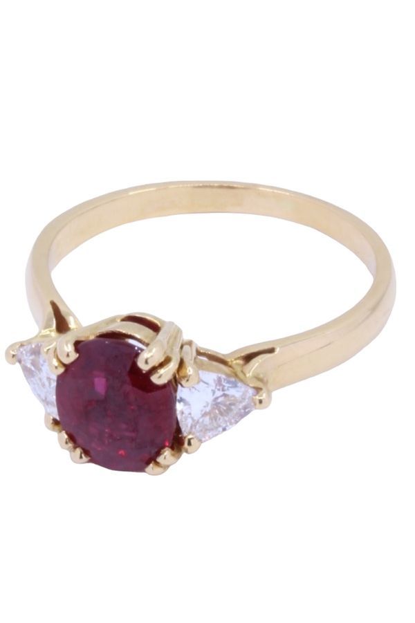 Bague en or jaune rubis et diamants