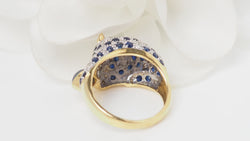 Bague Panthère en or jaune, saphirs et diamants
