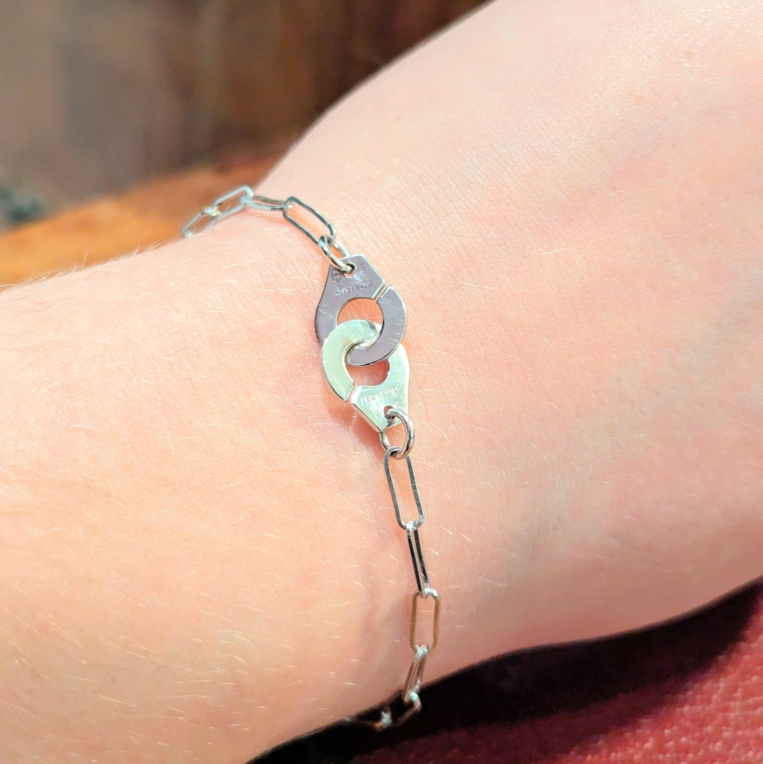 Bracelet Dinh Van Menottes R10 or blanc