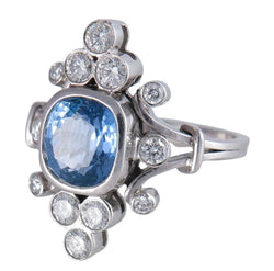 Bague marquise en or blanc, saphir de ceylan et diamants