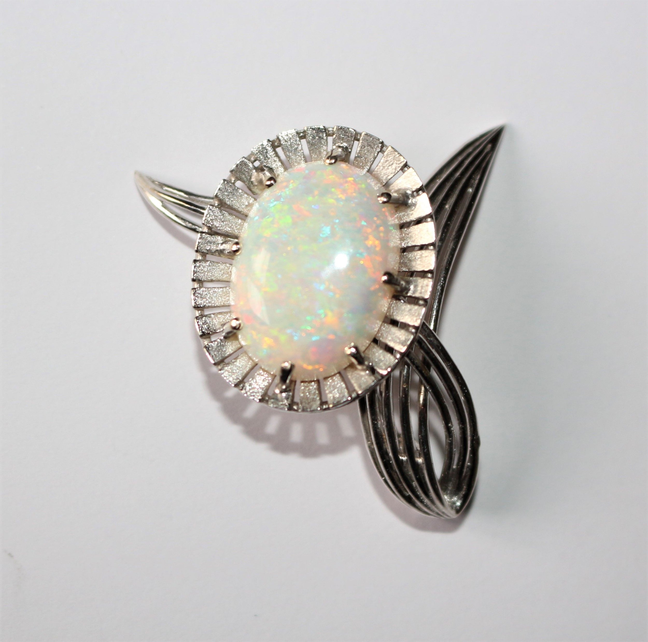 Broche Fleur Or Gris Et Opale blanche