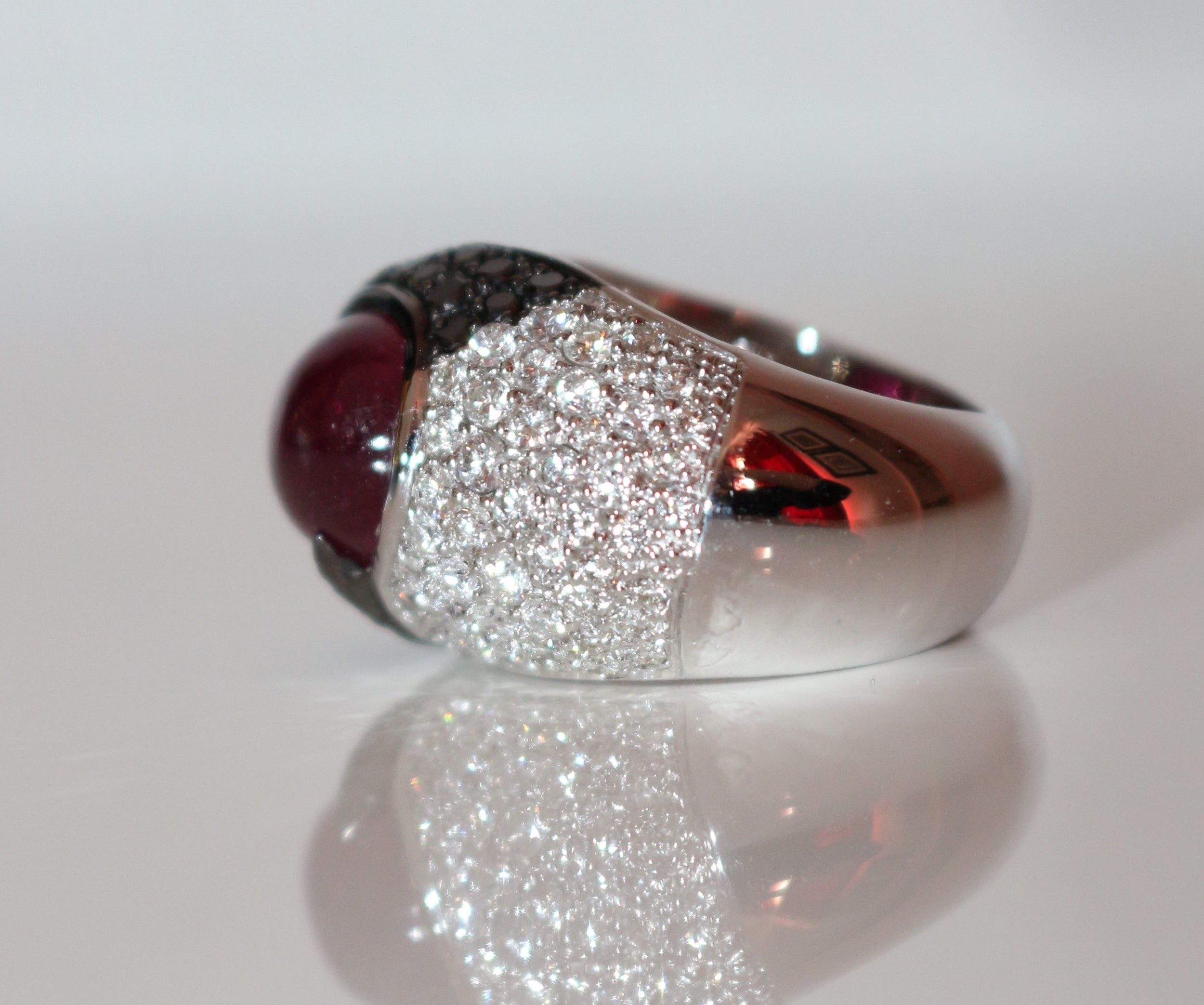 Cocktail ring in white gold, tourmaline and diamond