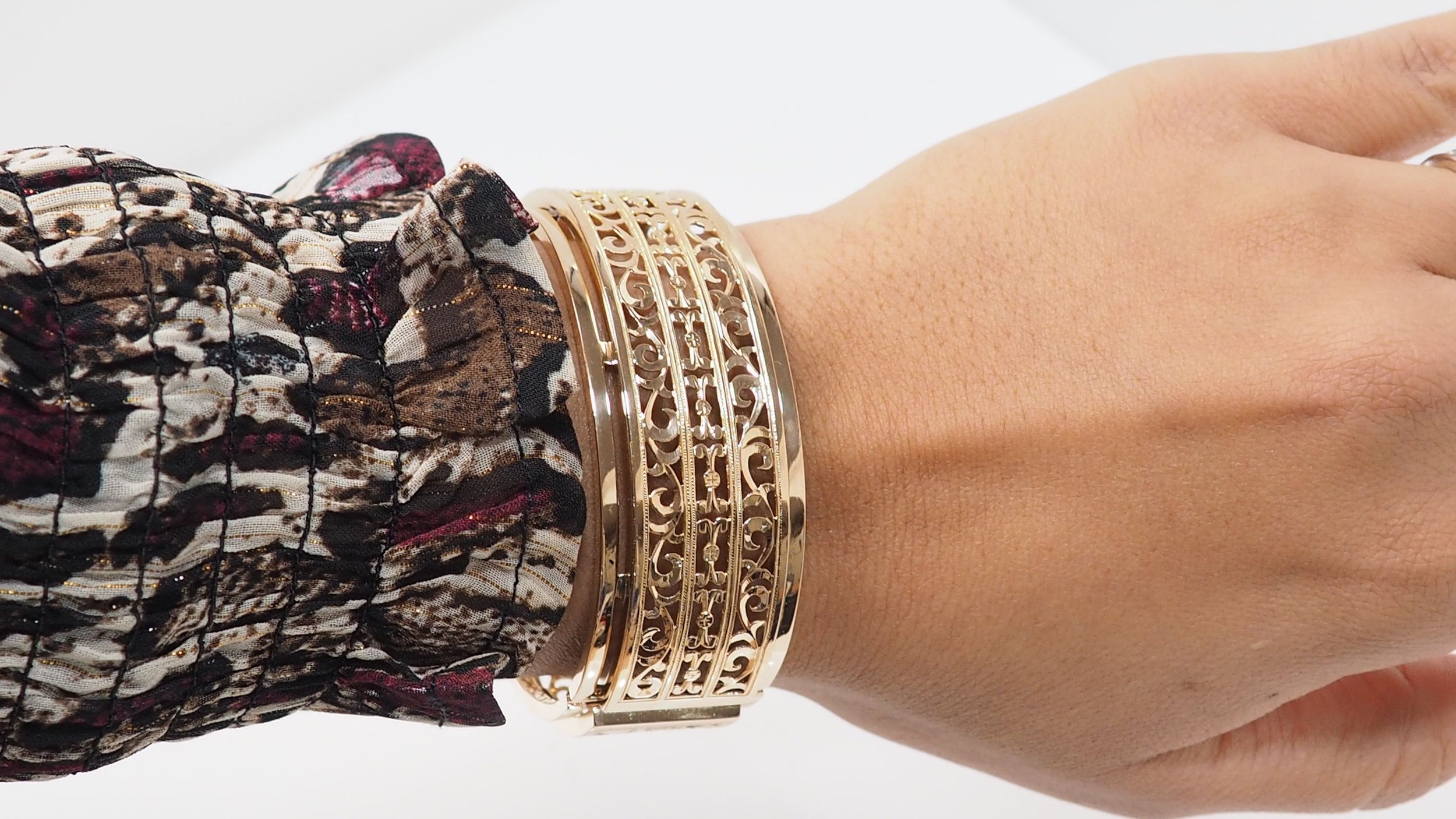 Bracelet Esclave ajouré en or jaune