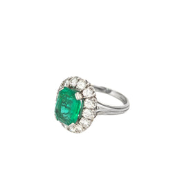 Pompadour ring in white gold, emerald and diamond