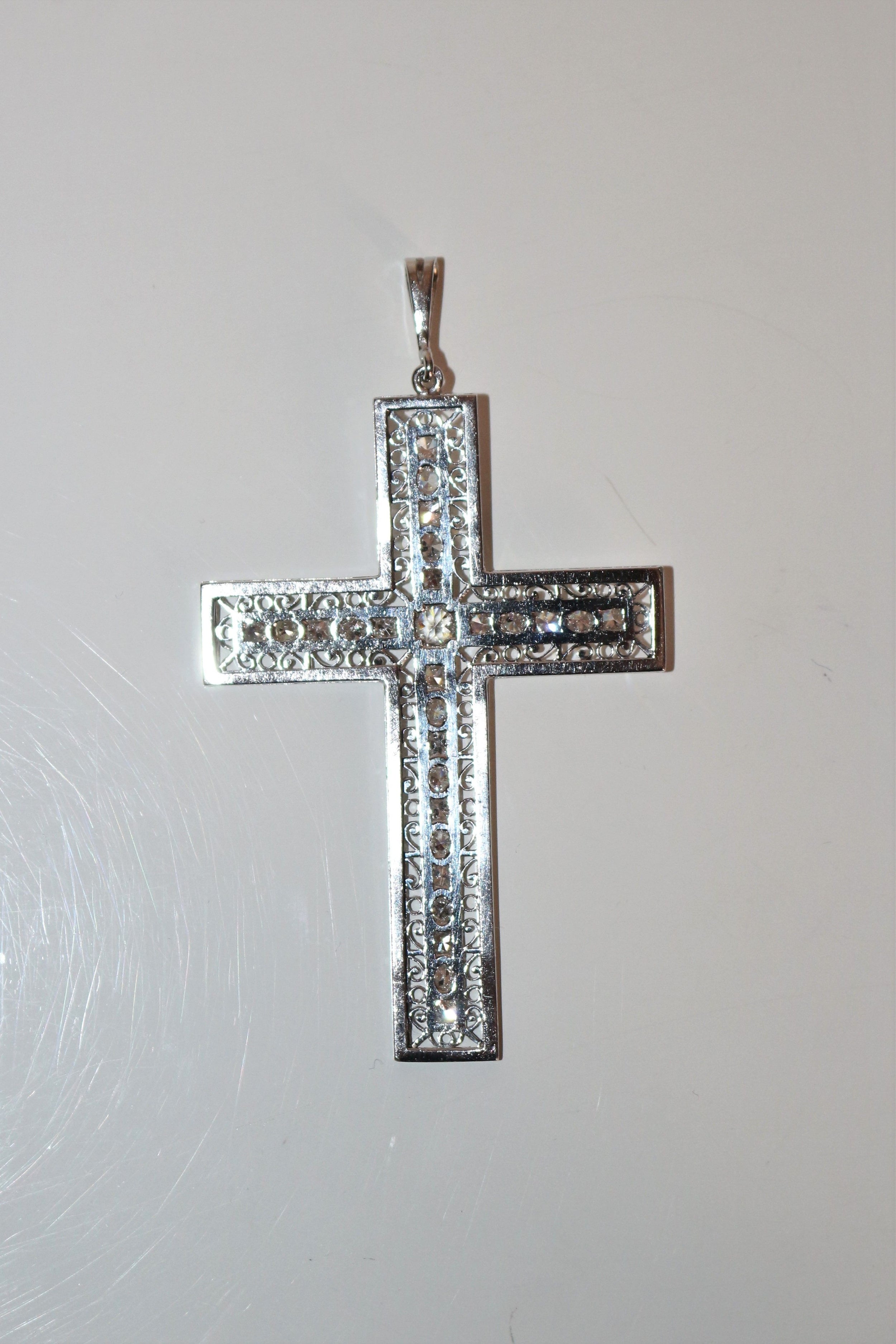 Pendentif Croix En Platine Et Diamants Art Déco