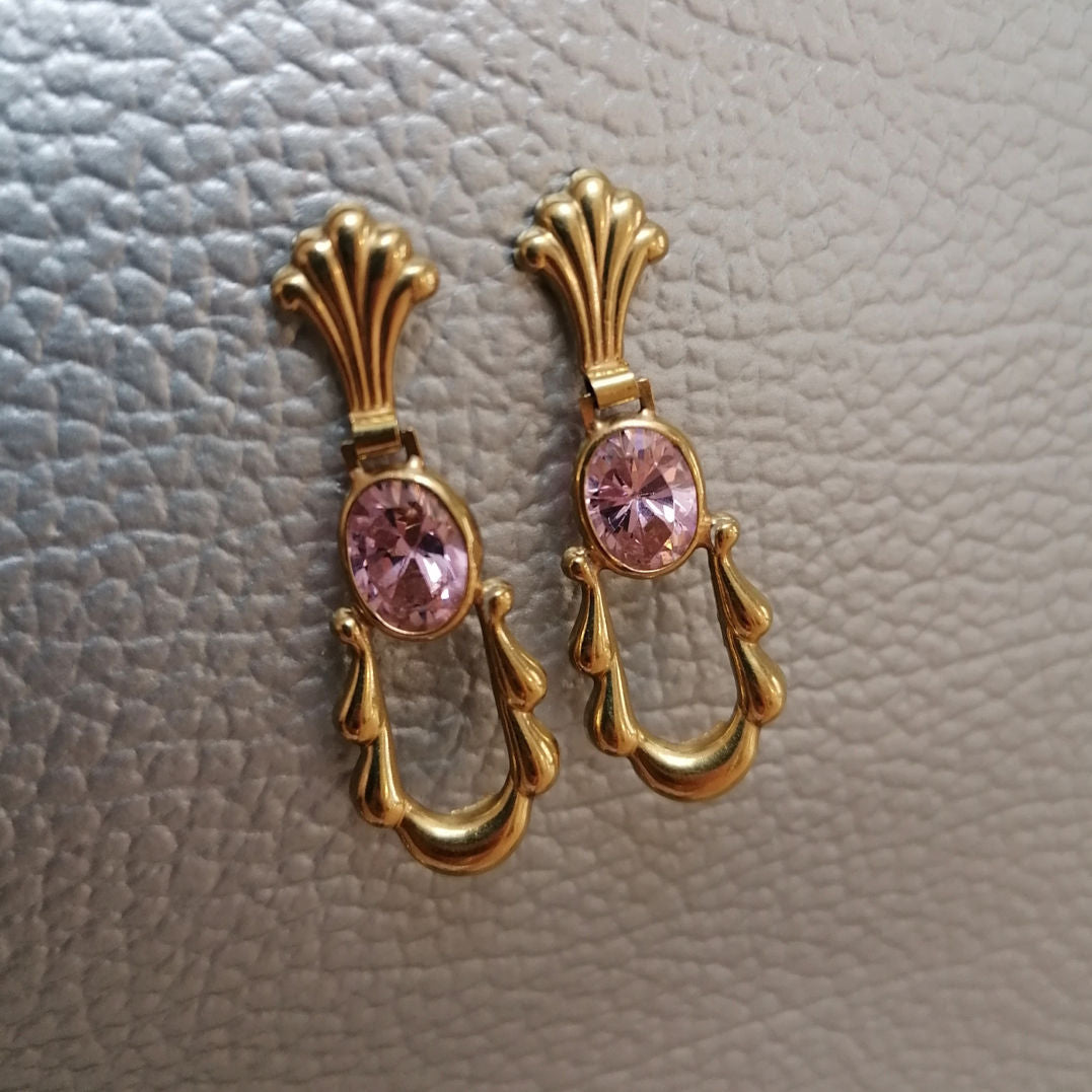 Pair of vintage earrings