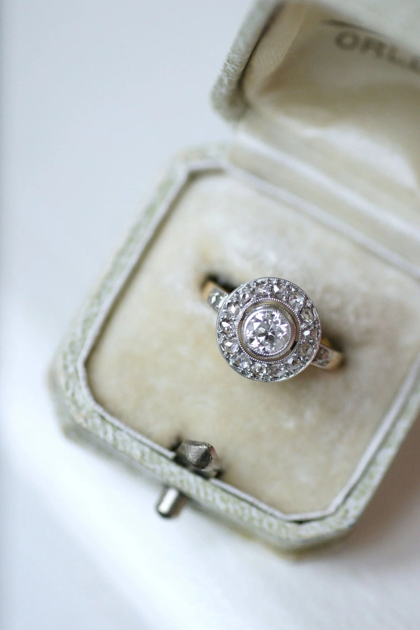 Round diamond target ring