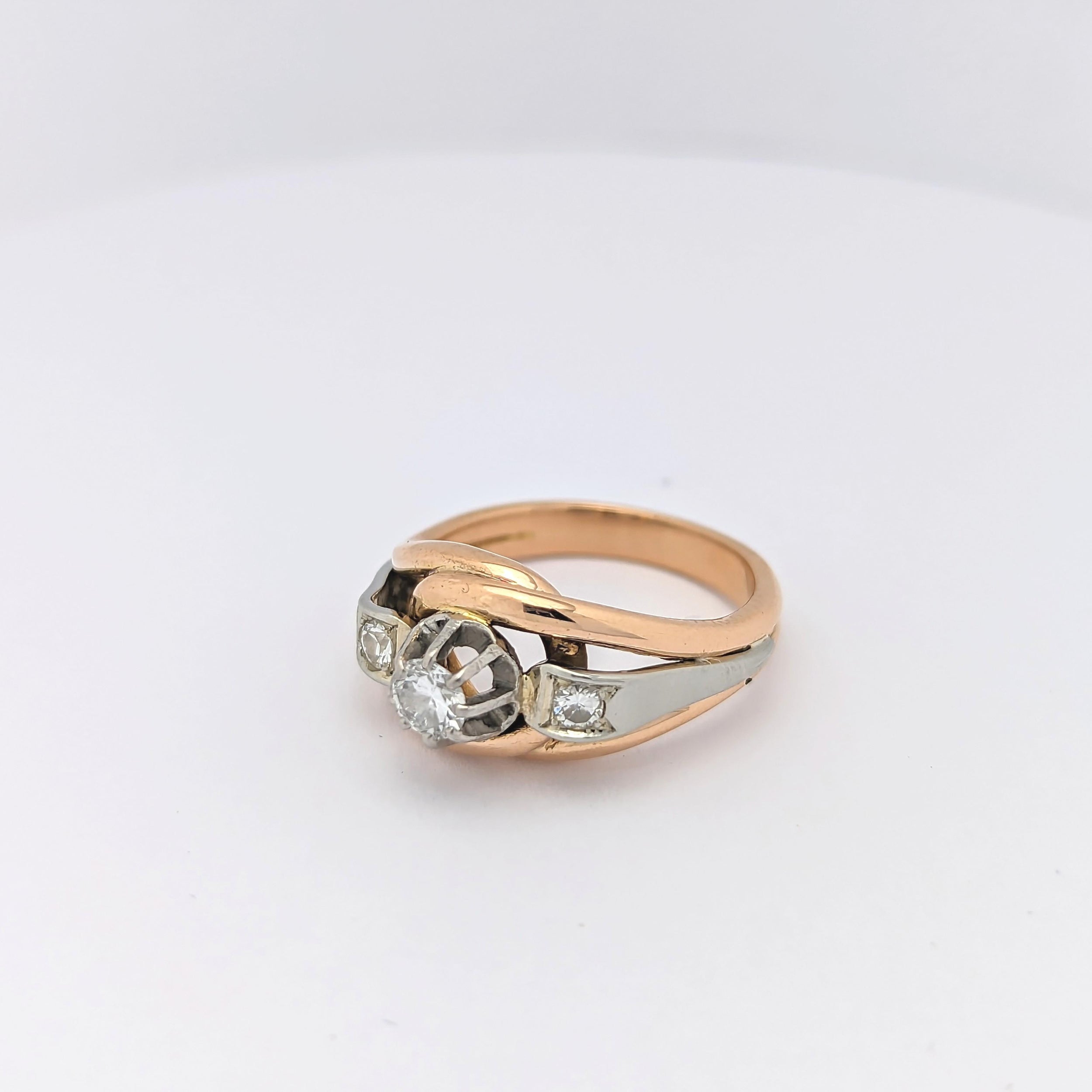 Bague en or jaune platine et diamants