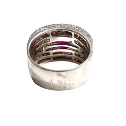 Bague en or blanc, rubis et diamants