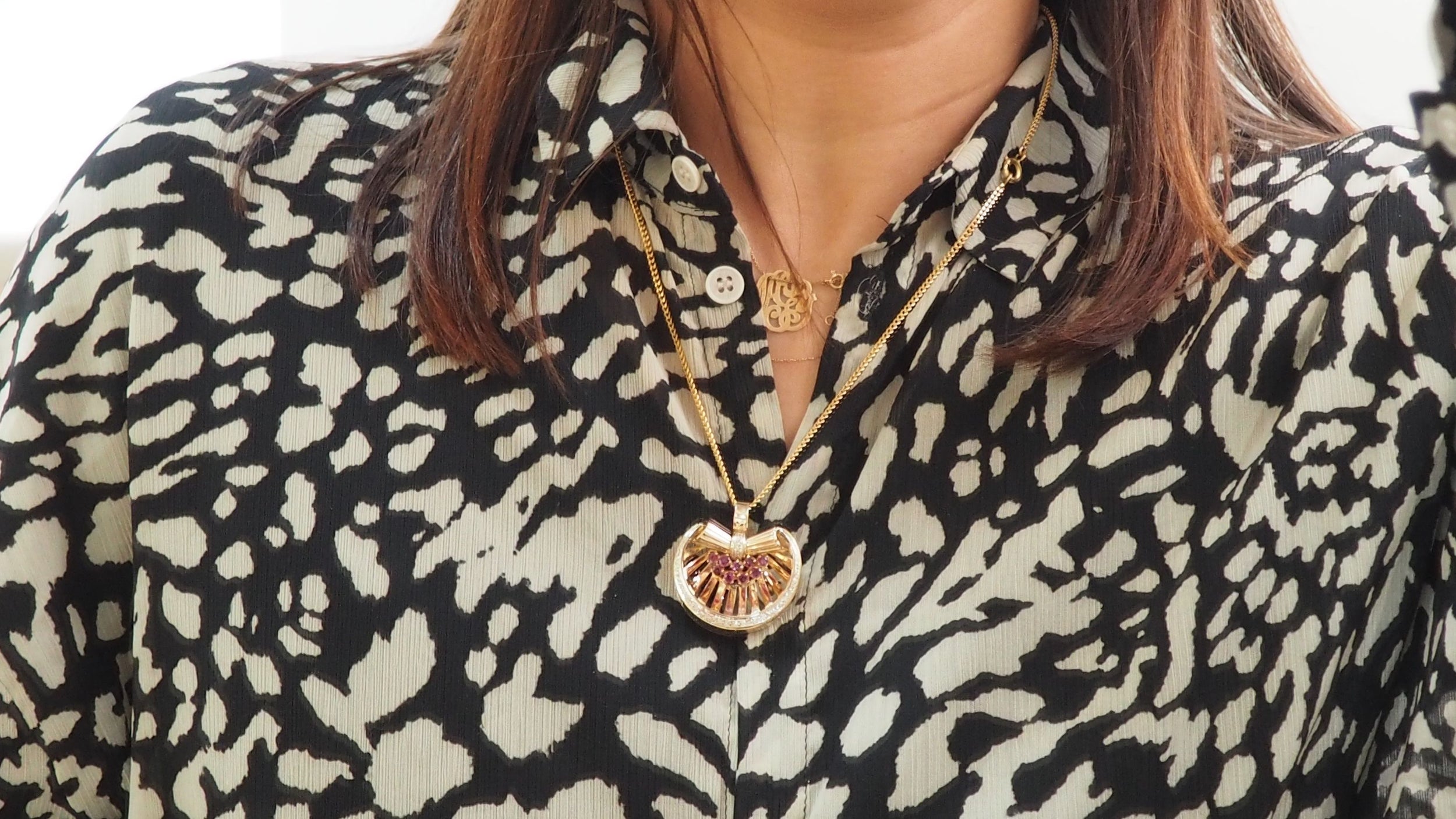 Pendentif en or jaune, rubis et diamants