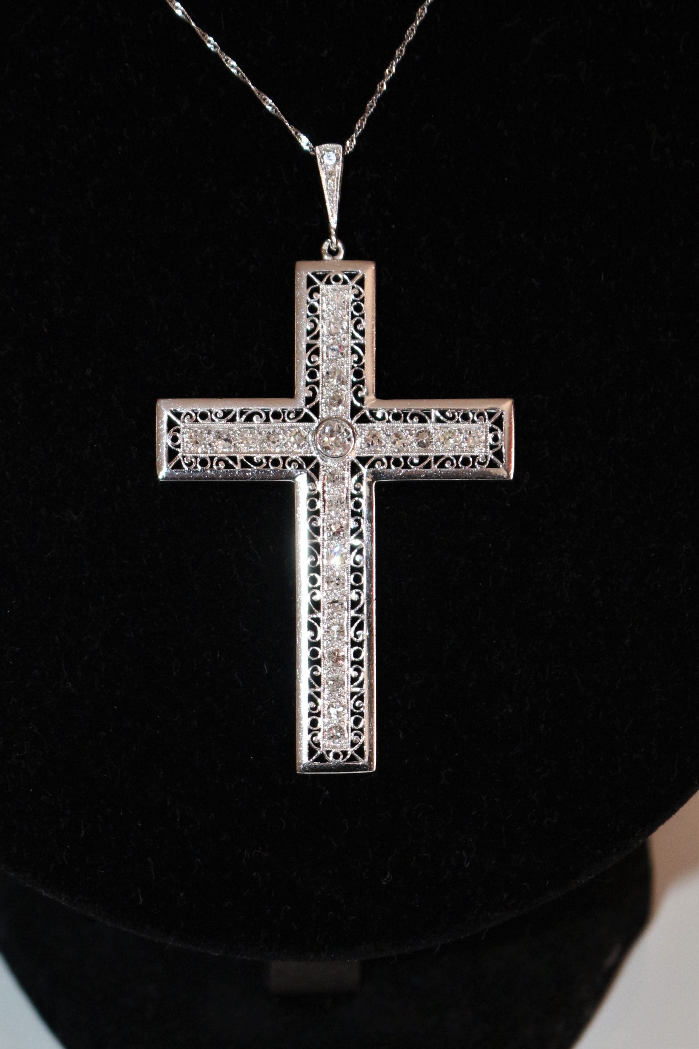 Pendentif Croix En Platine Et Diamants Art Déco