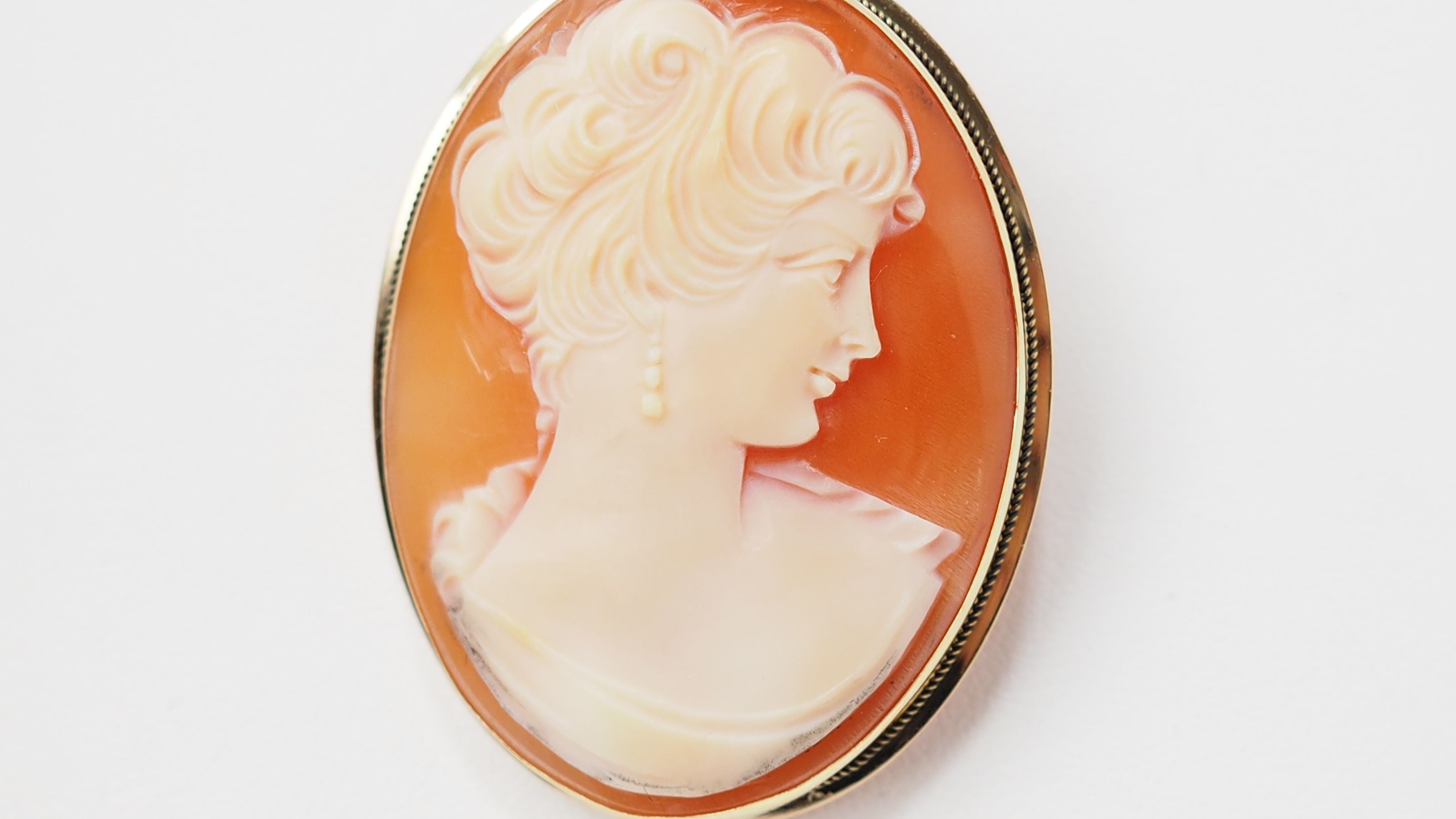 Broche Camée En Or Jaune