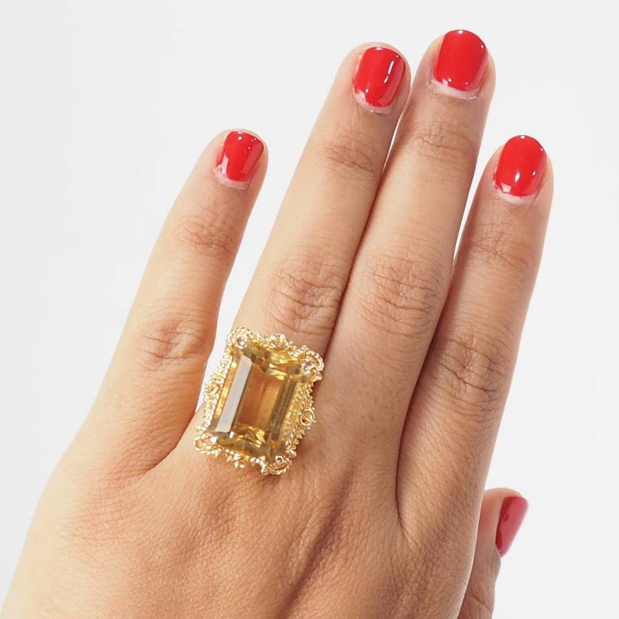Important ring in yellow gold and citrine 