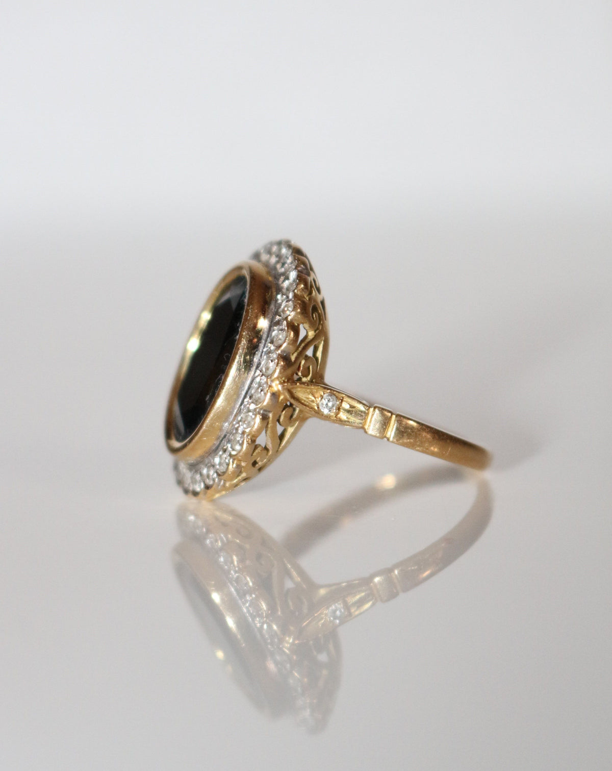 Pompadour Sapphire Diamond Ring