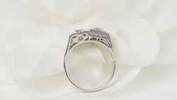 Art Deco ring in platinum and diamonds 