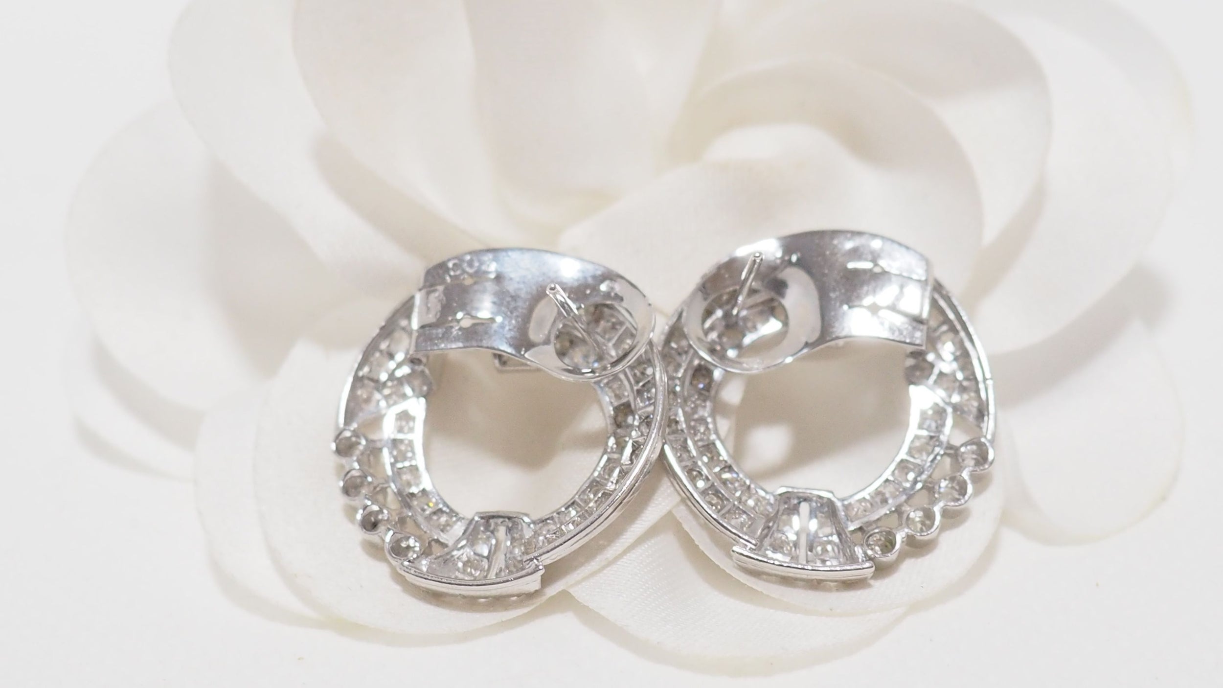 White gold and diamond earrings 
