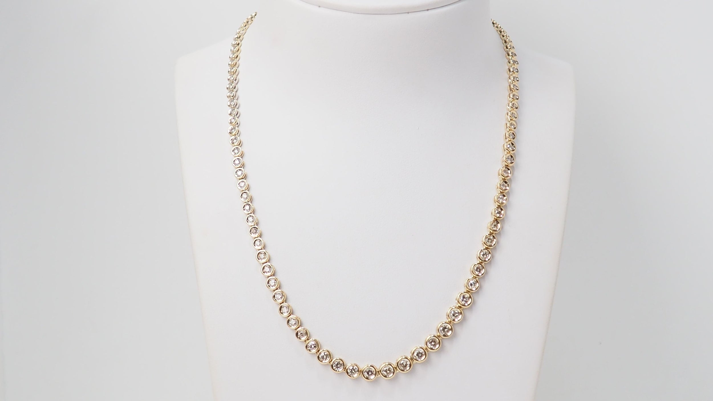 Collier rivière en or jaune et diamants