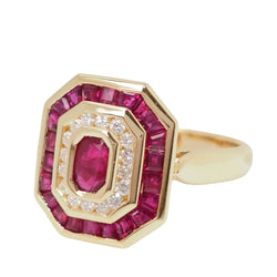 Octagonal ring in yellow gold, oval ruby ​​and diamonds 