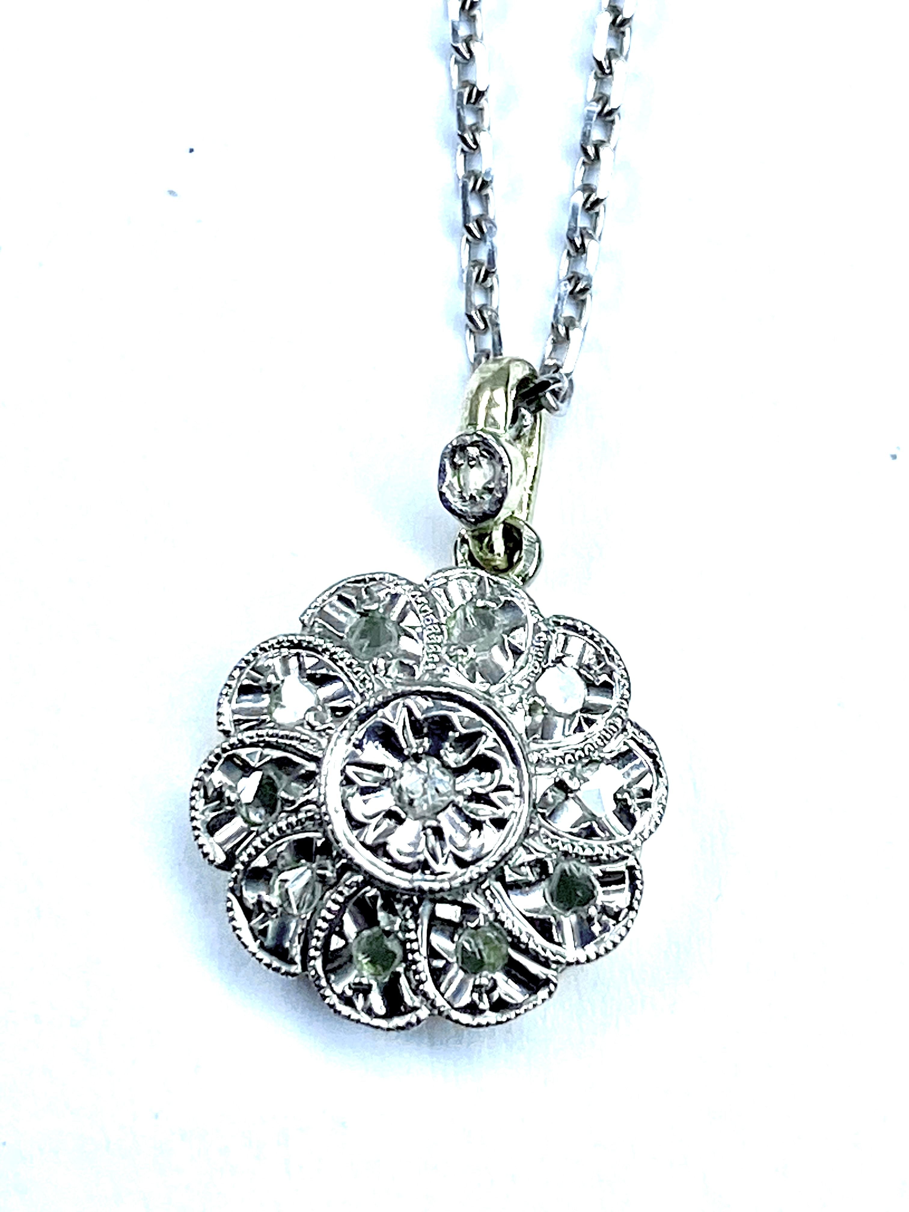 Pendentif chaîne en or 18 carats : fleur en diamants de taille rose