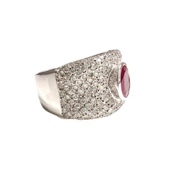 Bague en or blanc, rubis et diamants