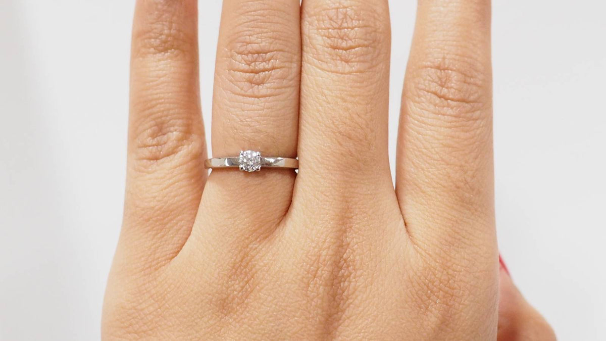 Bague solitaire de Cartier en platine et diamant