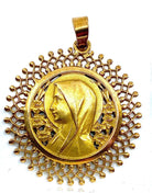 Médaille en or 18 carats représentant la Vierge - Castafiore