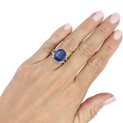 White gold, sapphire and diamond ring 