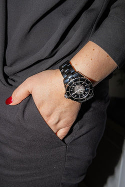 Montre Automatique CHANEL "J12" en céramique noire et diamants - Castafiore